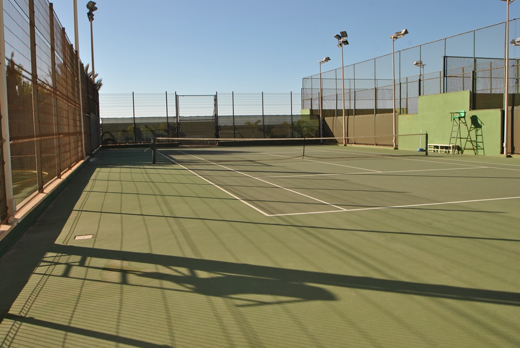 Escuela de Tenis en el Club de Mar Radazul