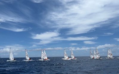 Gabriela Barreto e Izan Gómez, en el podio del Trofeo Halcón