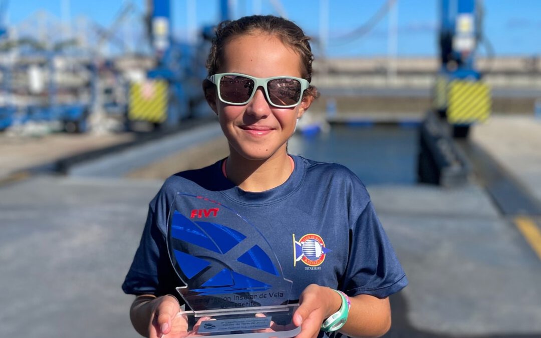 Julia Bazán, tercera Sub 13 femenina en el Campeonato Insular de Optimist