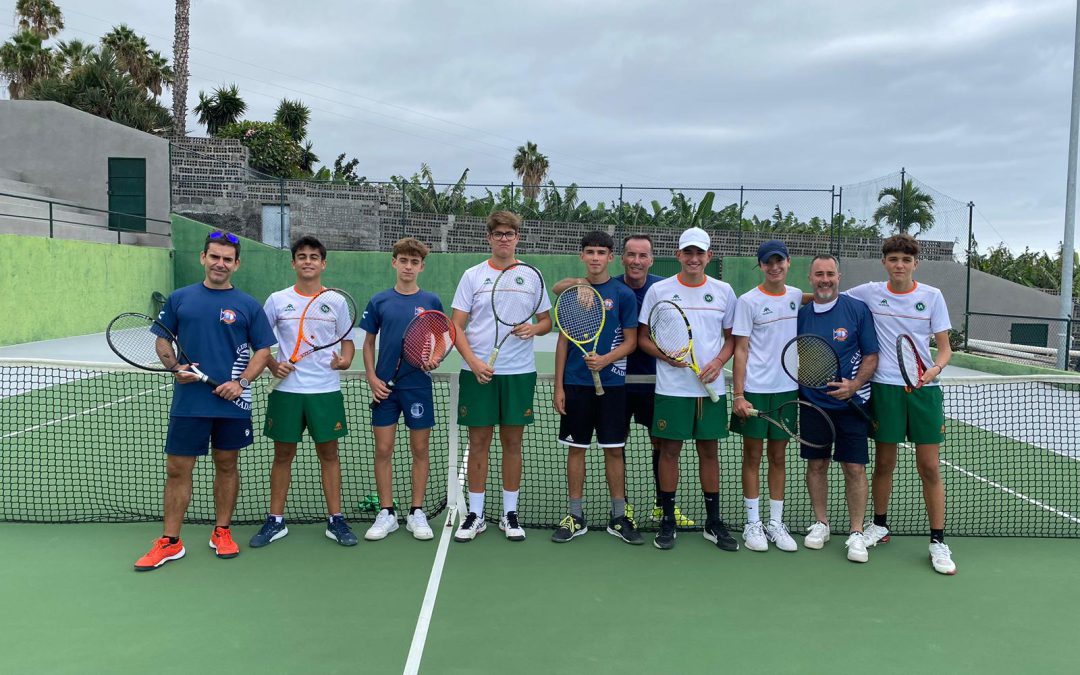 El equipo de tenis del Club de Mar Radazul concluye su participación en la liga Absoluta
