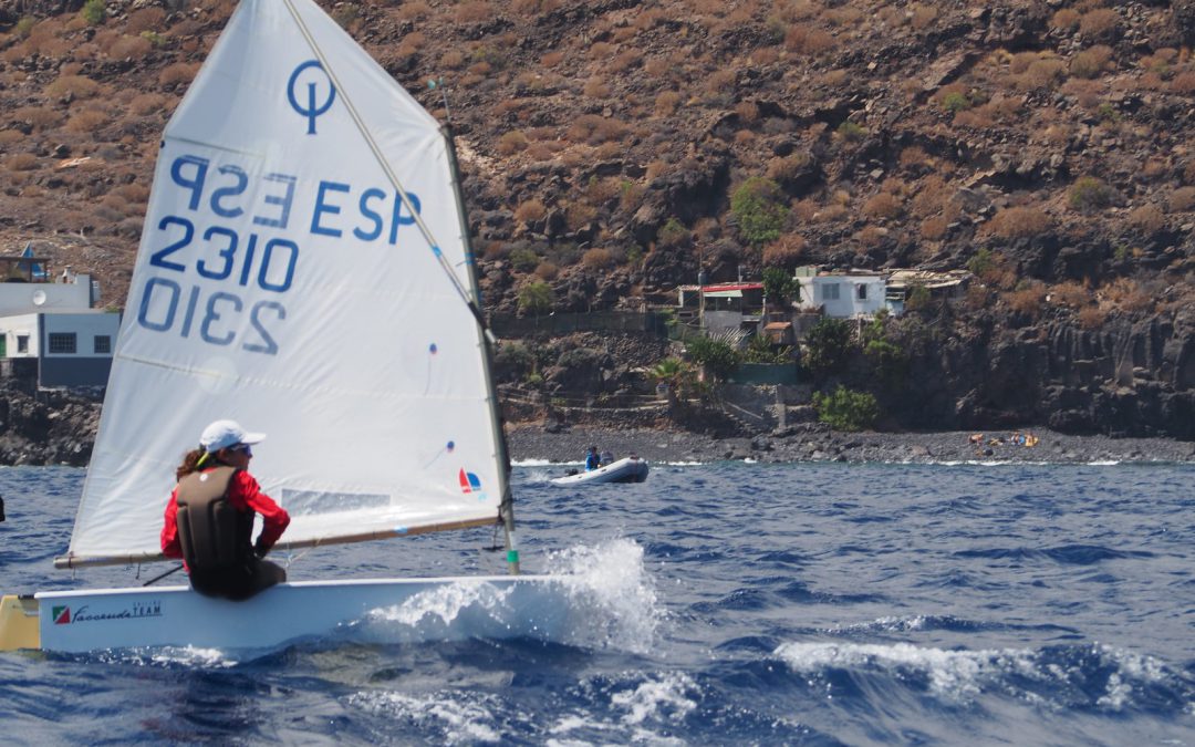 La flota de Optimist del Club de Mar Radazul competirá en el Campeonato de Gran Canaria