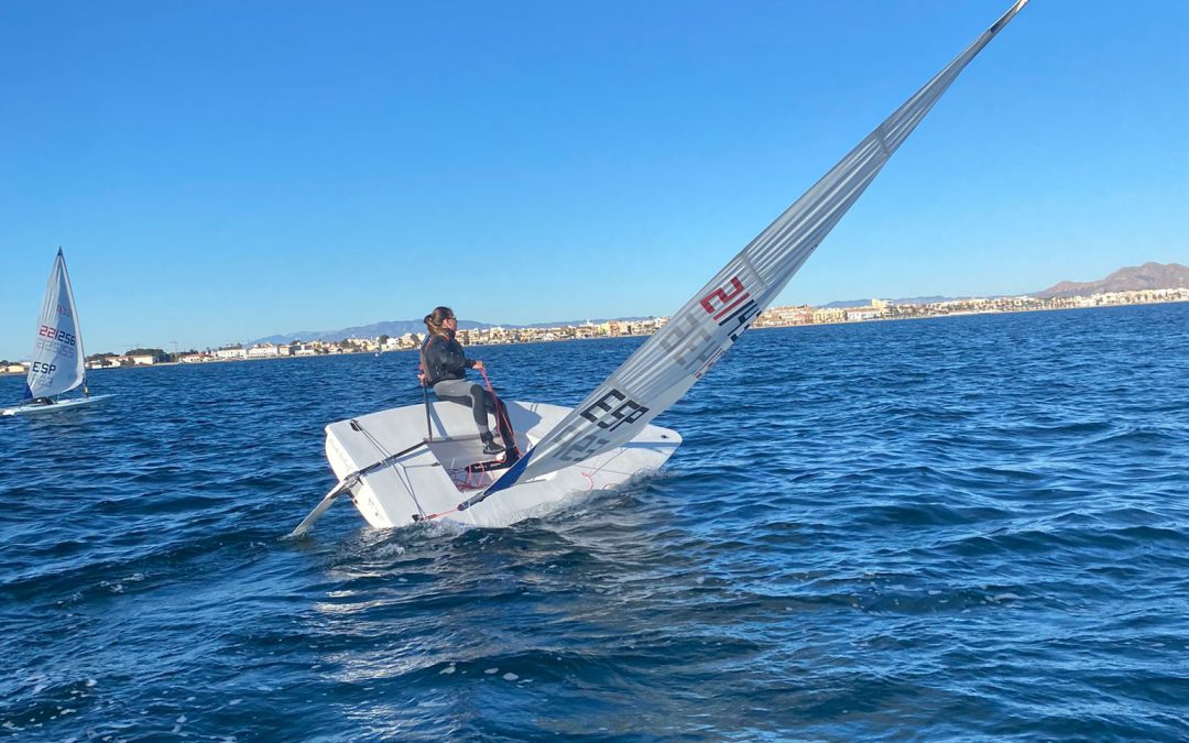 Gabriela Barreto concluye el Campeonato de España de ILCA 6 en el grupo Plata