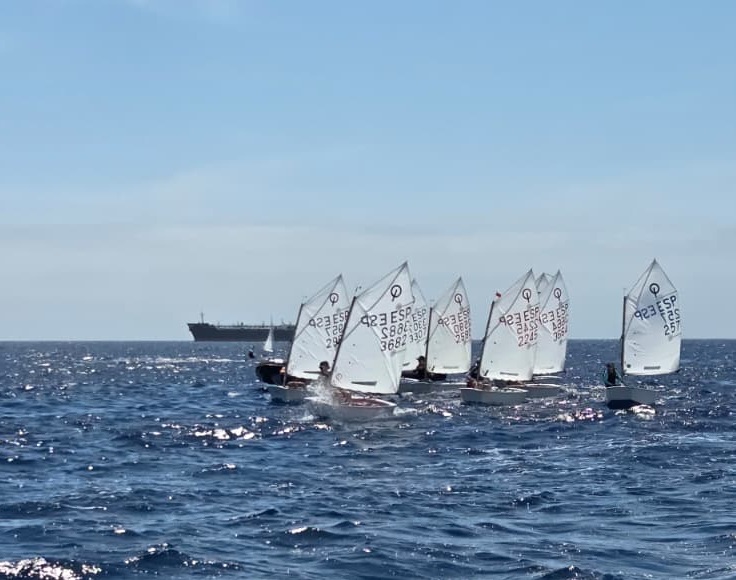 Los regatistas de Optimist preparan el Campeonato de Canarias por equipos con una tecnificación de la FIVT