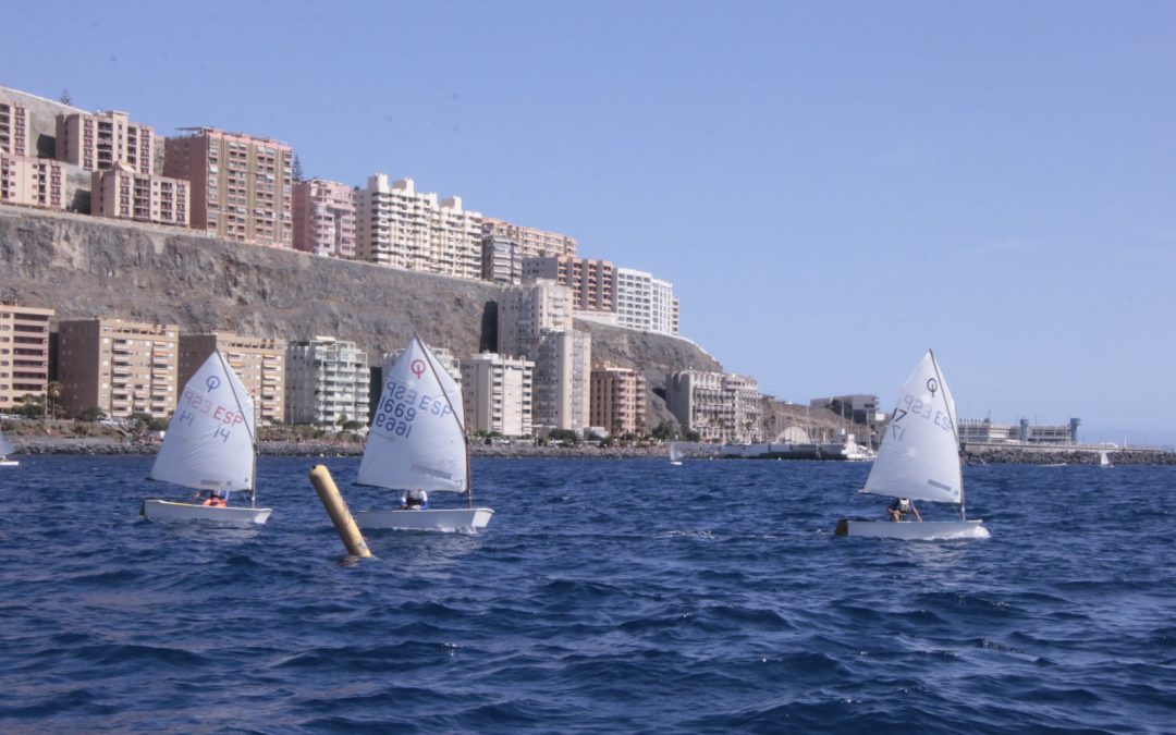 El Club de Mar Radazul acoge la primera cita de la Copa Cabildo Optimist C